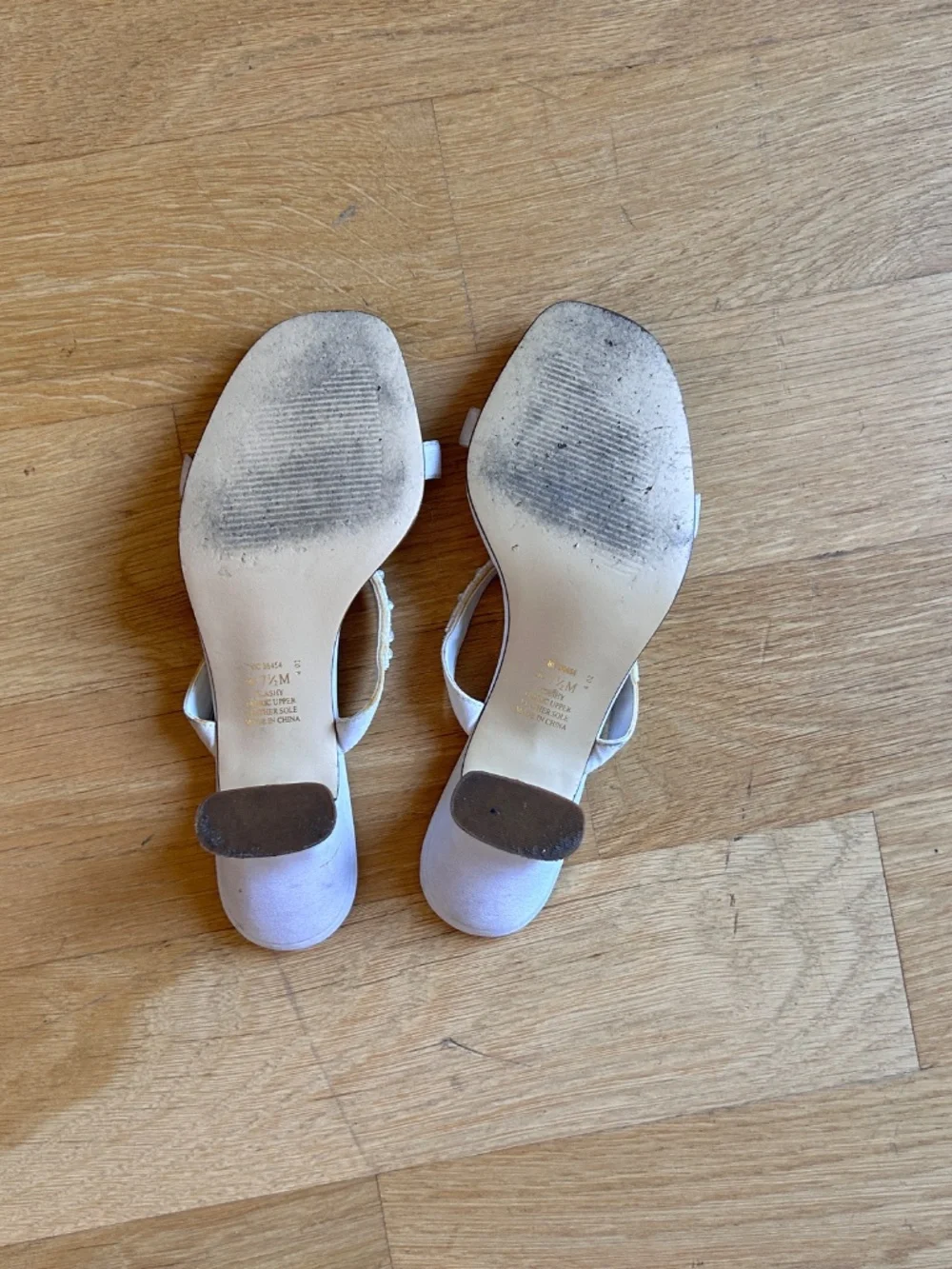 Metaphor White Heeled Sandals w Upper Leather Sole for Bundle Purchase